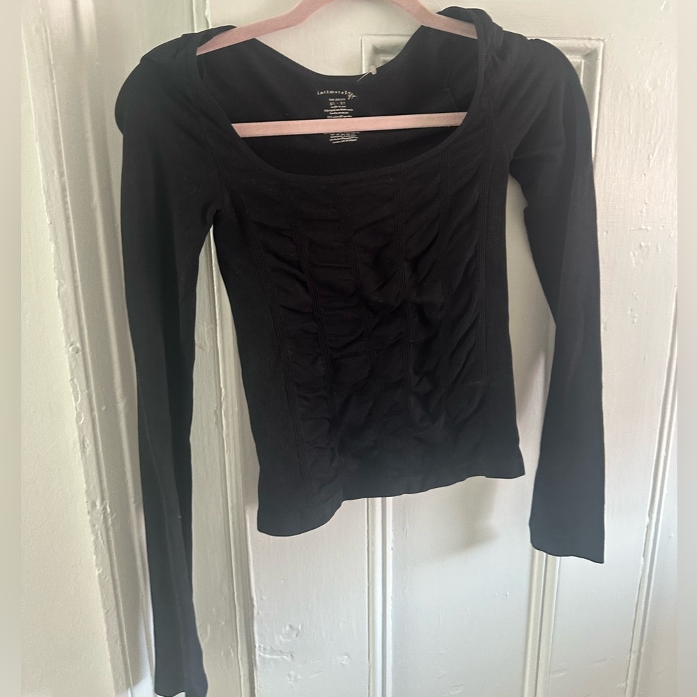 INTIMATELY FREE PEOPLE BLACK RUCHED TOP